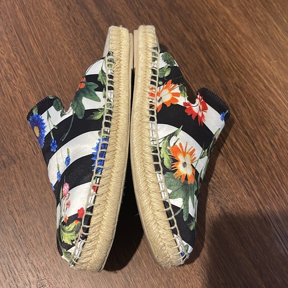 3/$10 Rampage Bianca mule - Picture 3 of 6